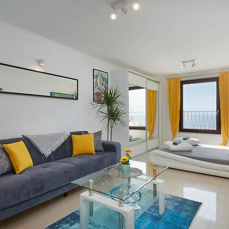 Blue Horizon ドゥブロブニク