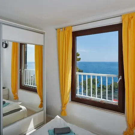 Blue Horizon Apartment *